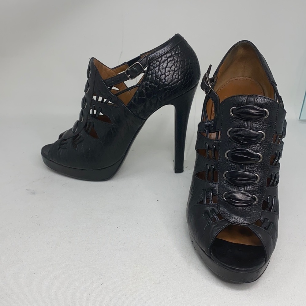 Givenchy 39 Black Leather Peep toe Platform Heel
